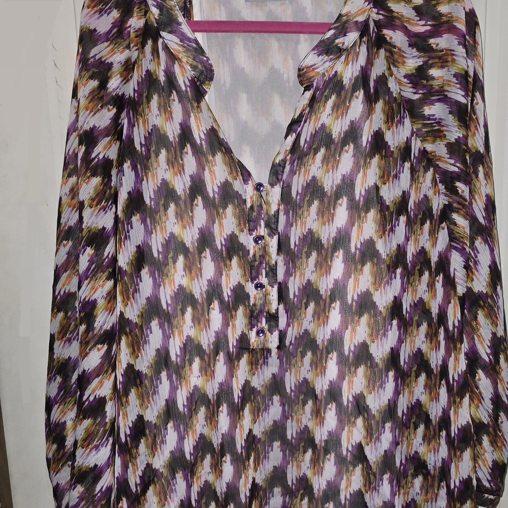 Studio Women's Vibrant Abstract Top
